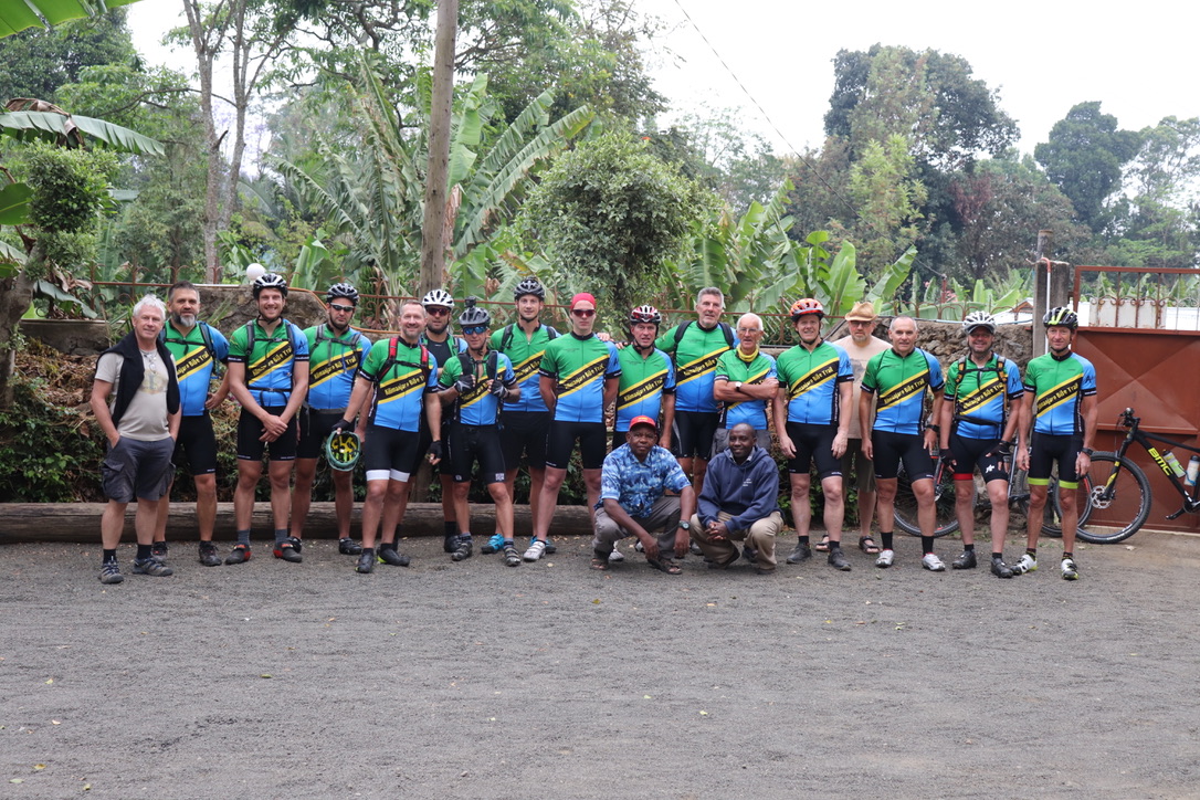 Group, cyclist, kilimanjaro bike trail, start